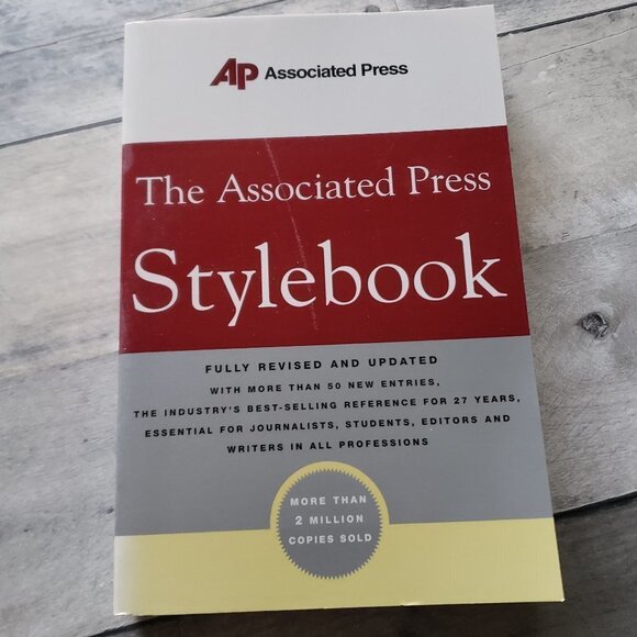 The Associated Press Stylebook Paperback Book - Picture 1 of 1